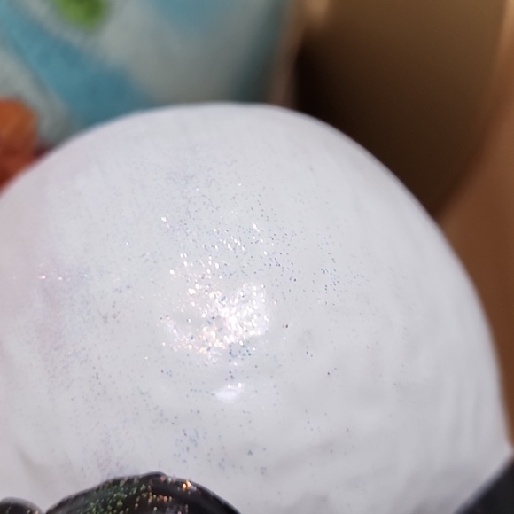 Vintage hand painted ceramic figurine - Picture 9 of 15